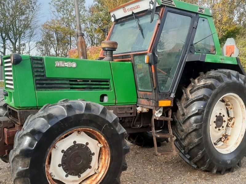 Fiat 115-90 DT Super Comfort med almindelig gearkasse Ikke Powershift