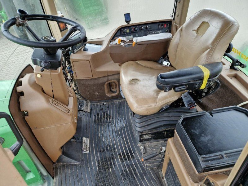 John Deere 9520 mit GROUSER BLADE