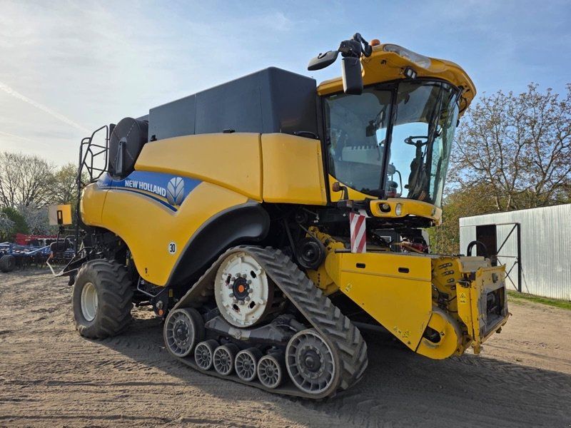 New Holland CR 9090