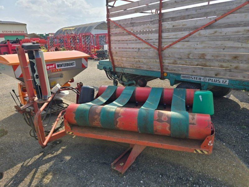 Kverneland Wickelmaschine stationär