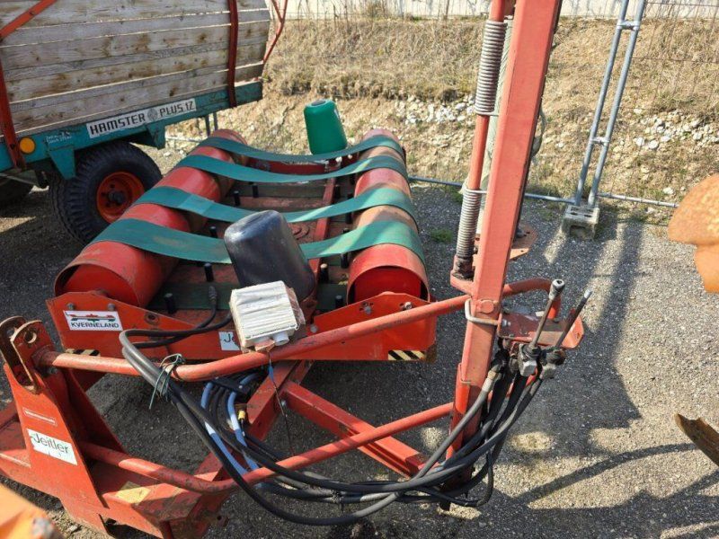 Kverneland Wickelmaschine stationär