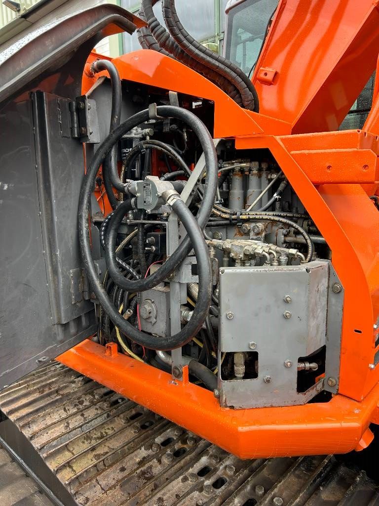 Hitachi ZX 135 US