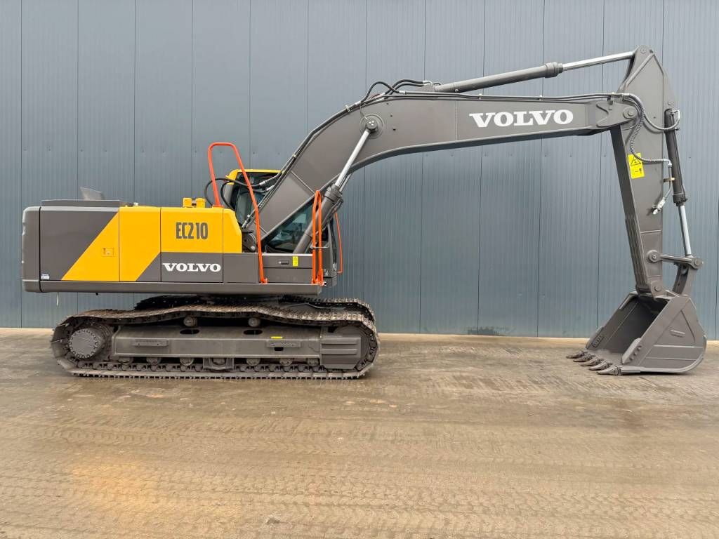 Volvo EC210