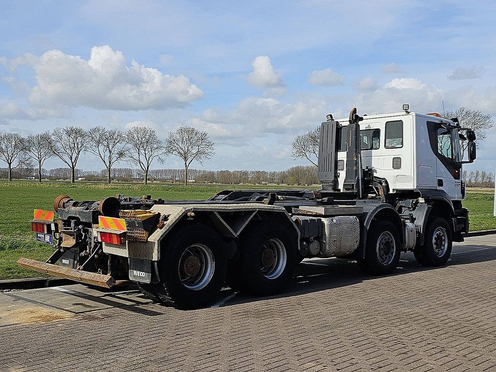 IVECO AD330T45 TRAKKER