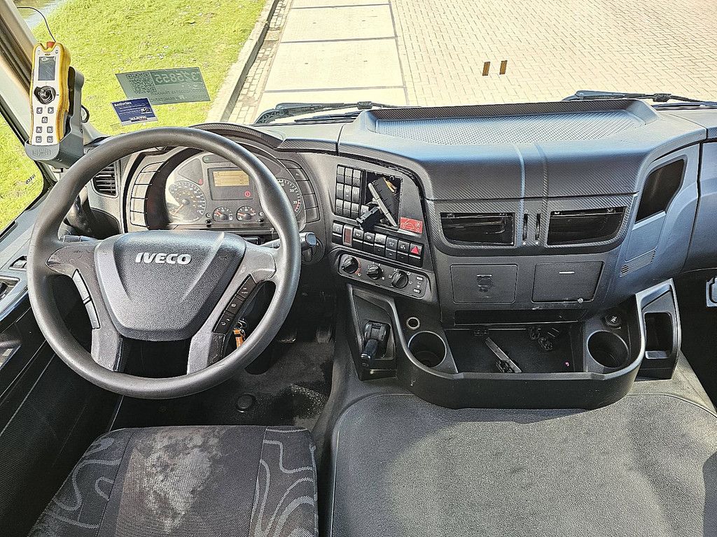 IVECO AD330T45 TRAKKER