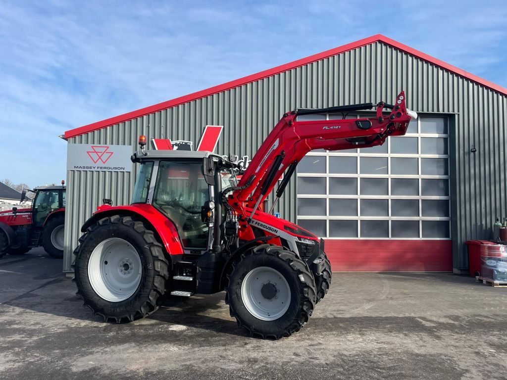 Massey Ferguson 5S.115 DYNA-4 ESSENTIAL