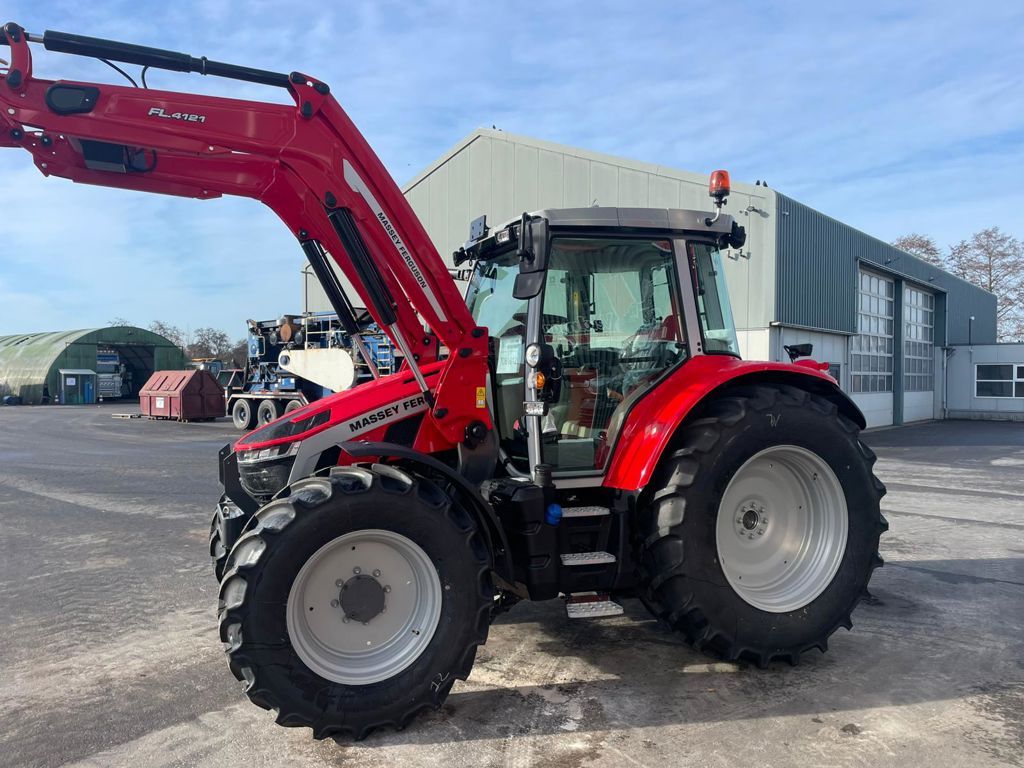 Massey Ferguson 5S.115 DYNA-4 ESSENTIAL