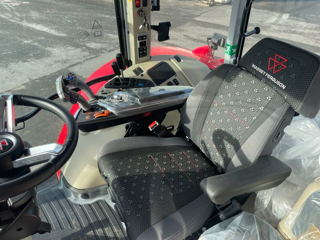 Massey Ferguson 7S.165 DYNA-6 EFFICIENT