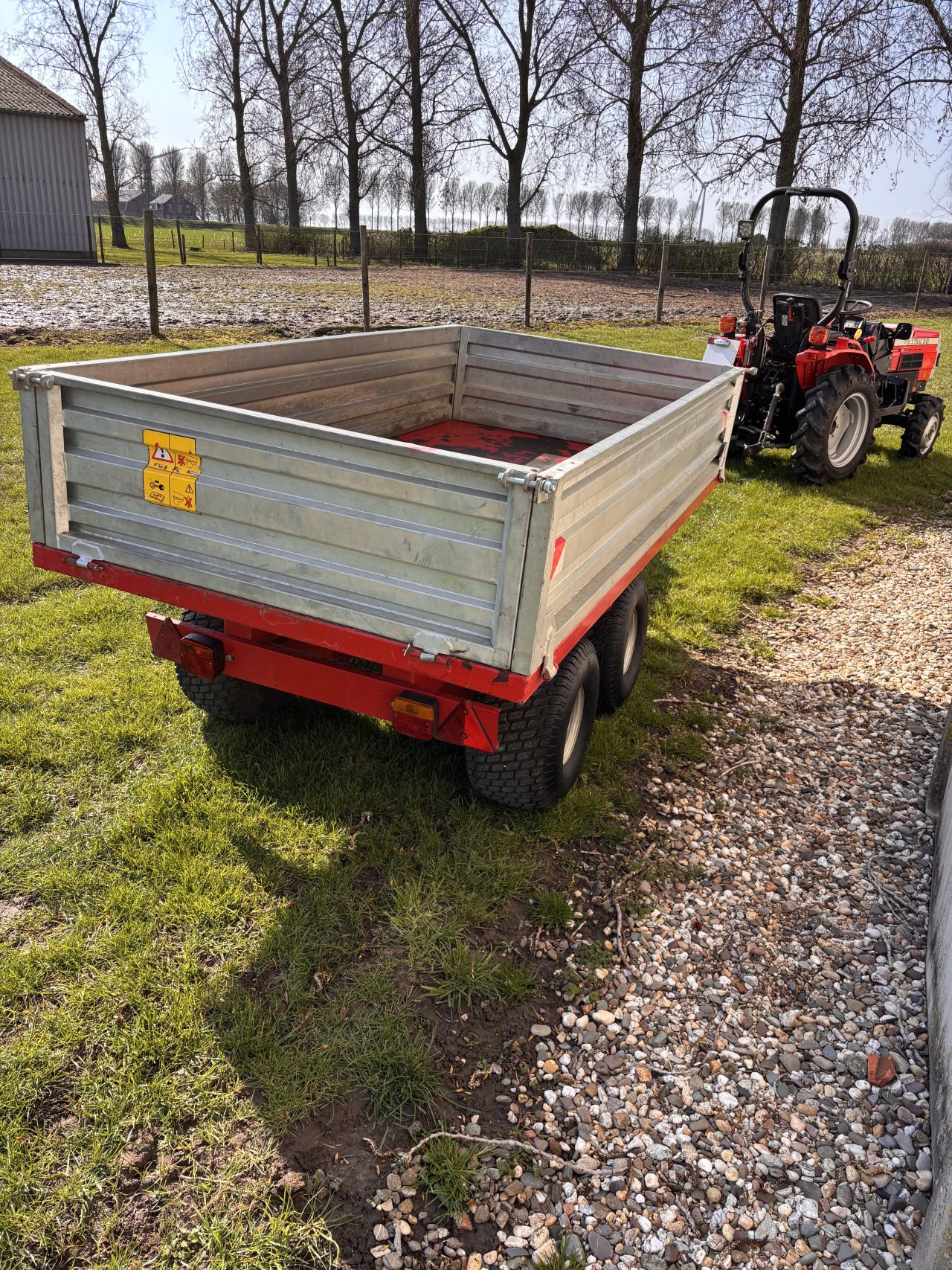 Kipper 2,5 ton hydraulisch - gazonbanden - schotten afneembaar