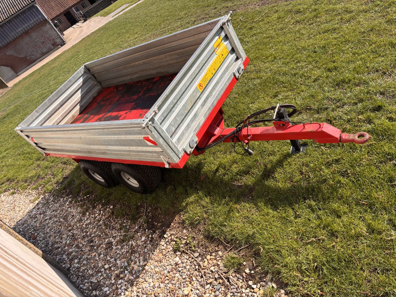 Kipper 2,5 ton hydraulisch - gazonbanden - schotten afneembaar