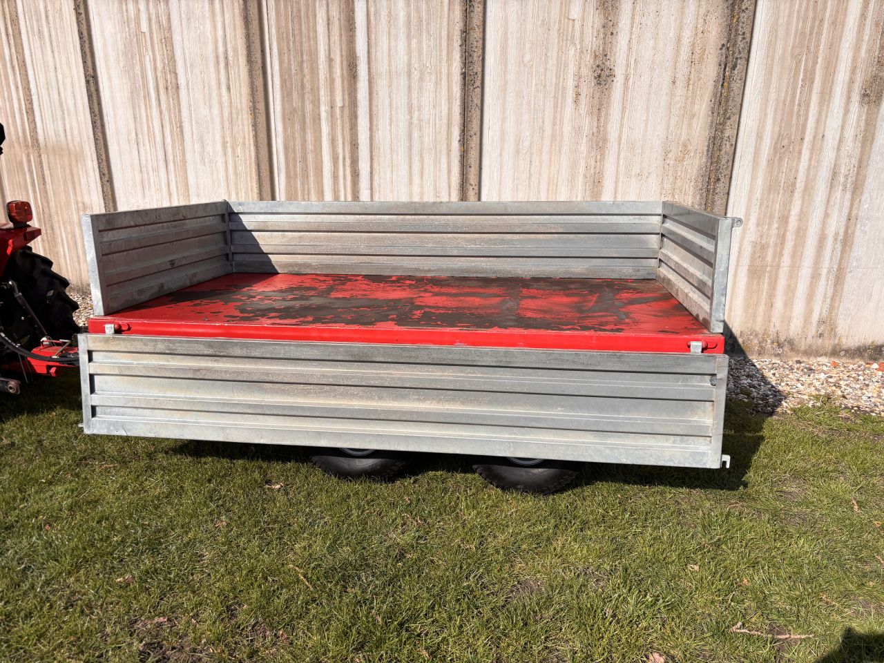 Kipper 2,5 ton hydraulisch - gazonbanden - schotten afneembaar