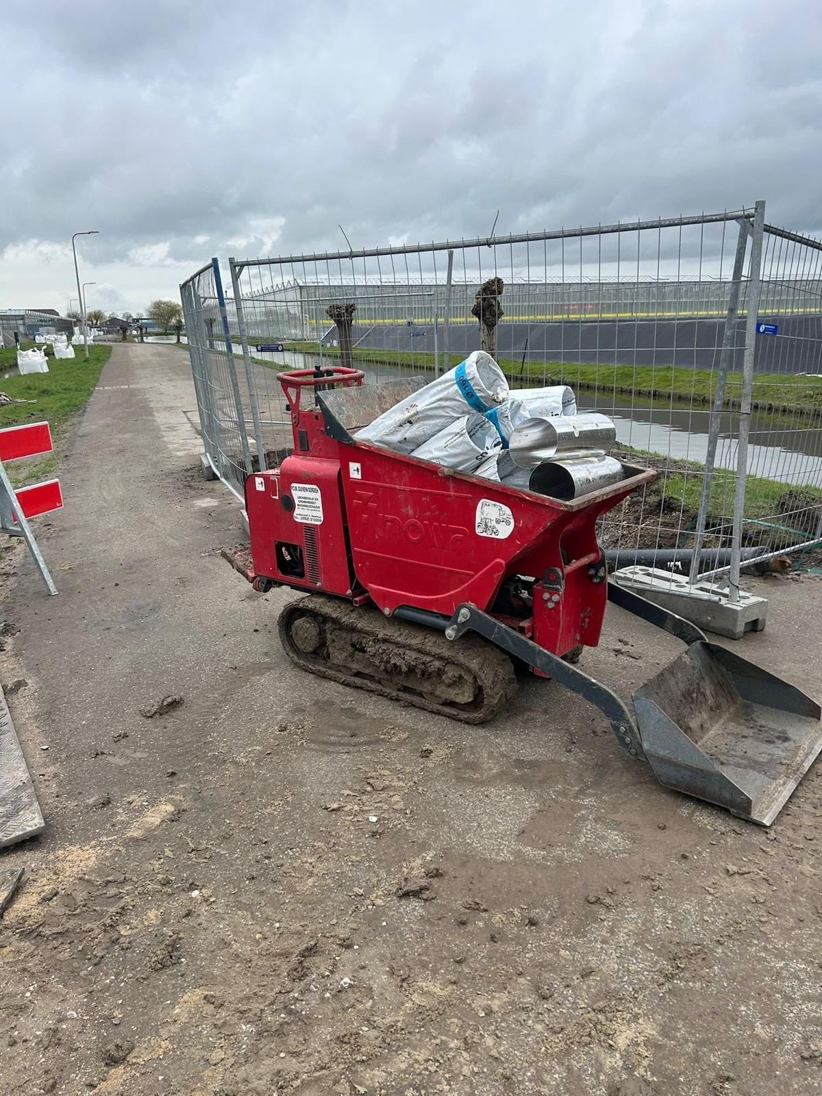 Rupsdumper met laadschep Hinowa HS1100