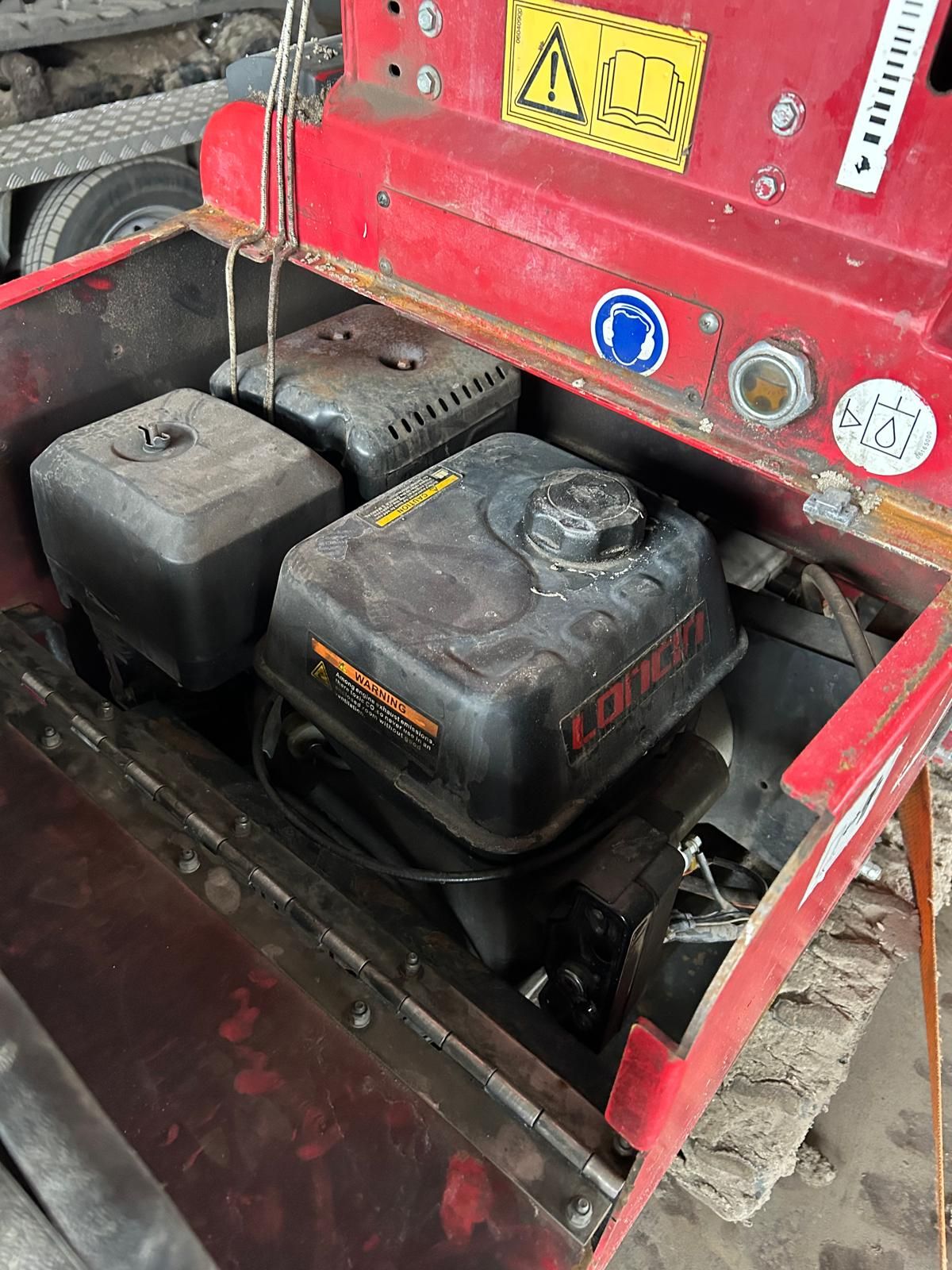 Rupsdumper met laadschep Hinowa HS1100