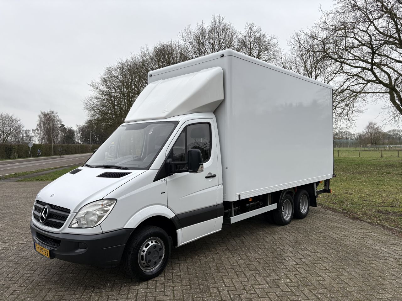 Mercedes Sprinter 519 clixtar (euro 5 ) met laadklep 1500 KG N1