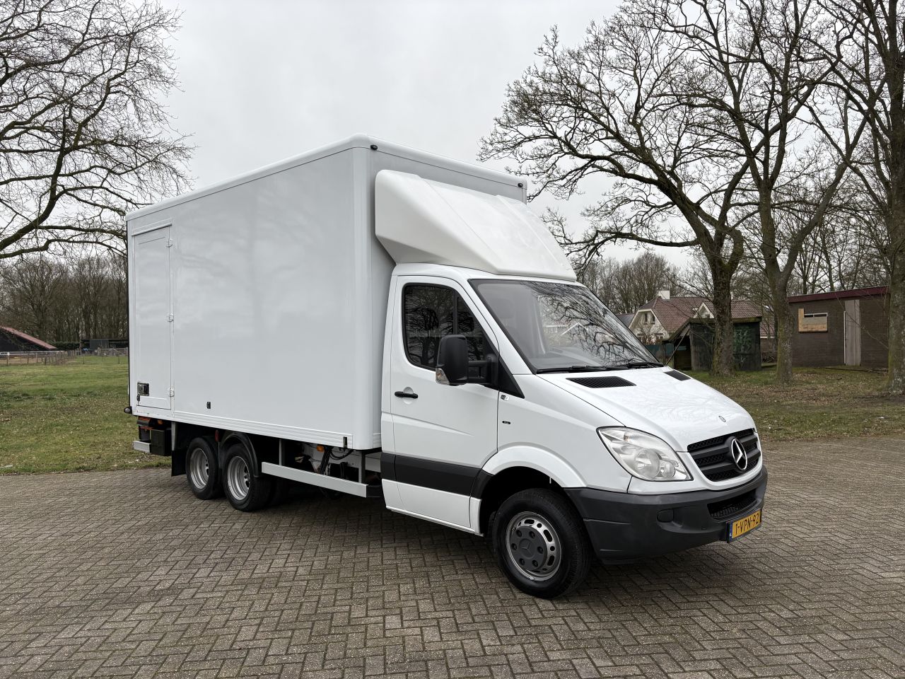 Mercedes Sprinter 519 clixtar (euro 5 ) met laadklep 1500 KG N1