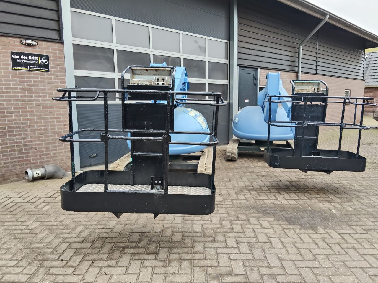 Nagano 070 hoogwerker / verbrede bak/ 2300kg