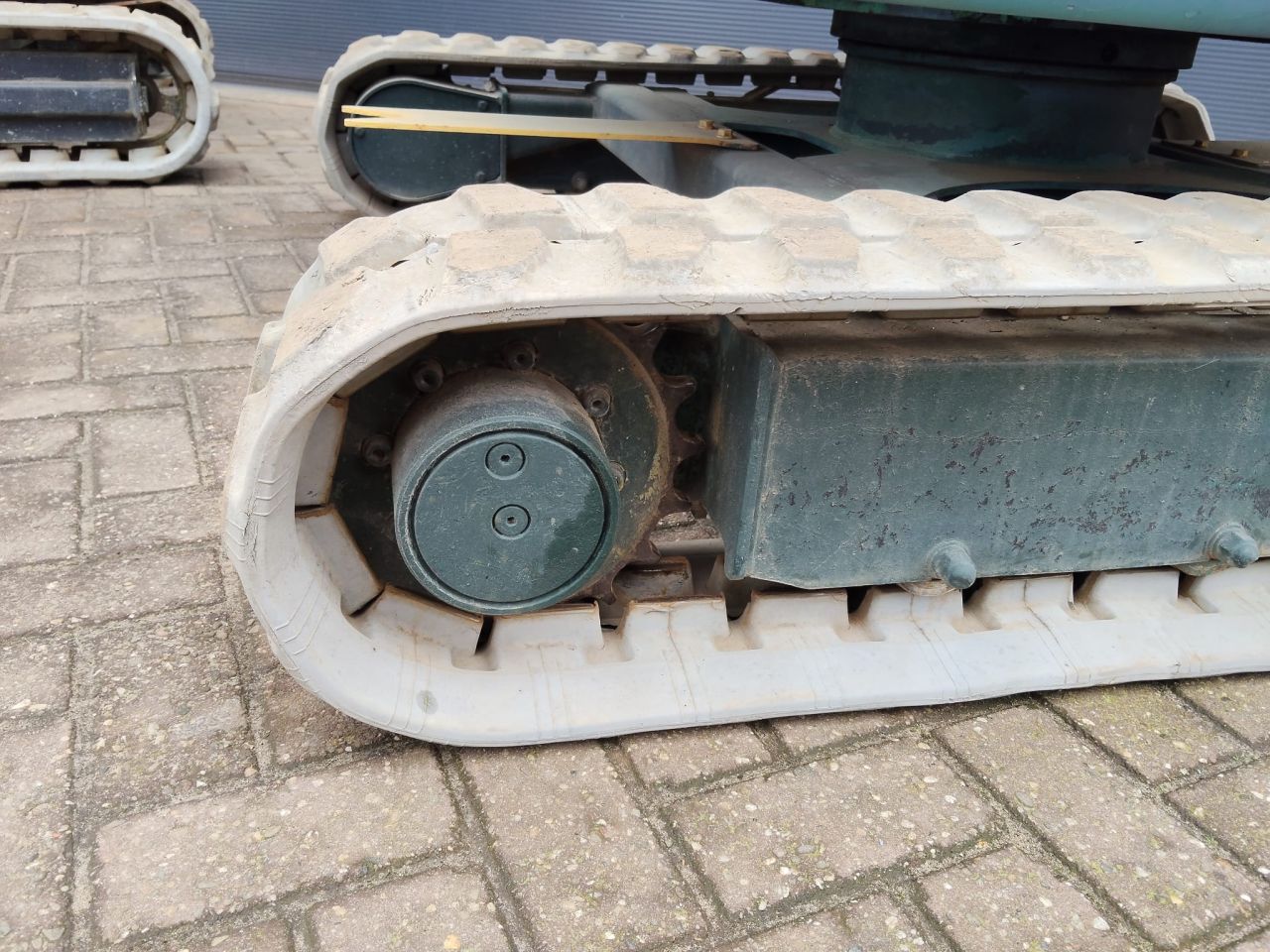 Nagano 070 hoogwerker / verbrede bak/ 2300kg