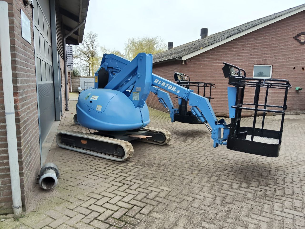 Nagano 070 hoogwerker / verbrede bak/ 2300kg