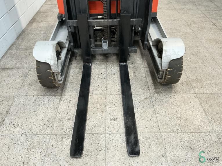 Schubmaststapler Elektrisch Still FM-X14SE 2016 Außenreifen