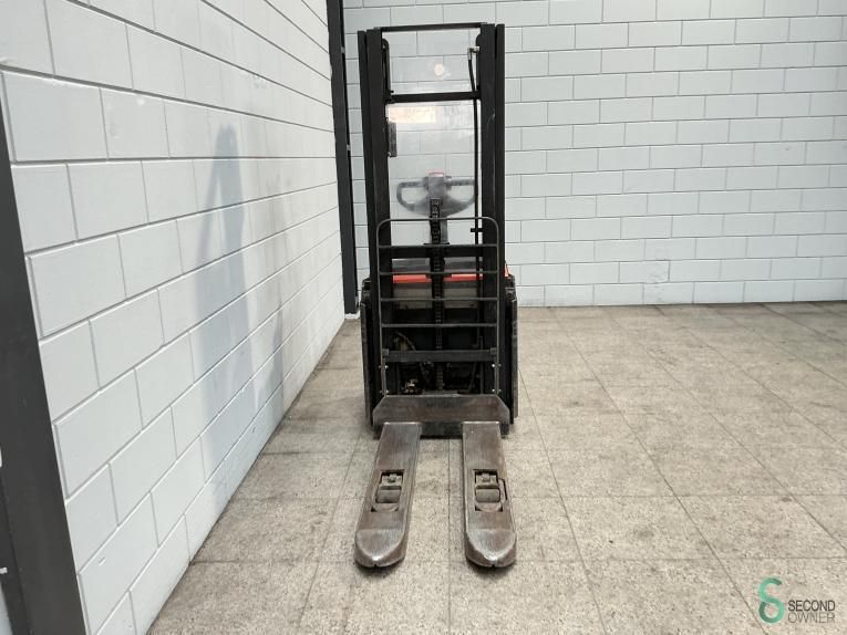 Stackers Electric BT SWE140L 2016