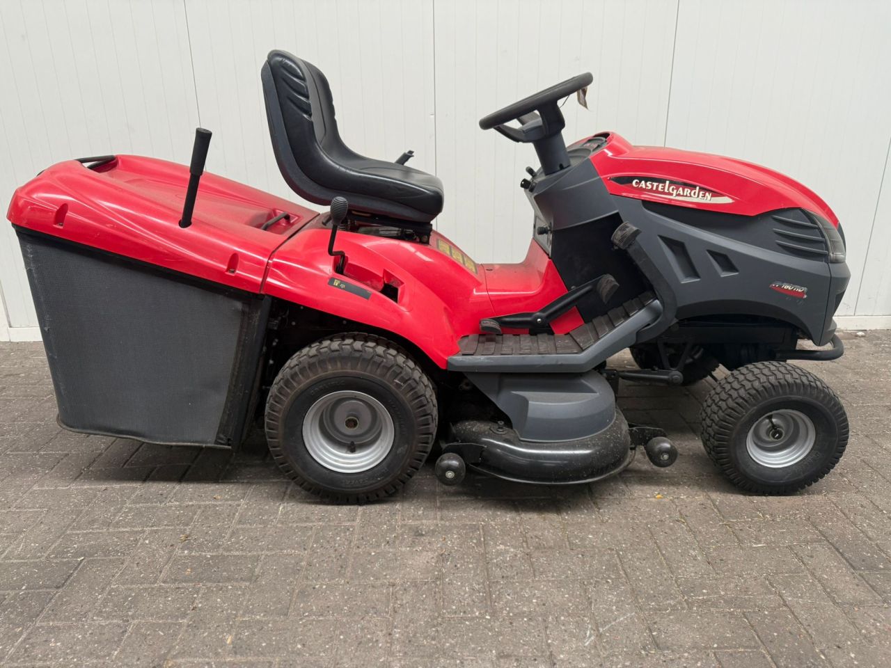 Castelgarden (Stiga) TCX 102 zitmaaier met nieuw maaidek.