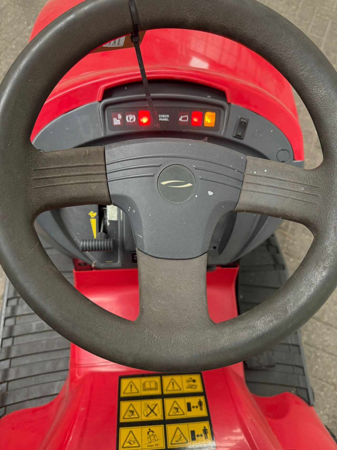 Castelgarden (Stiga) TCX 102 zitmaaier met nieuw maaidek.