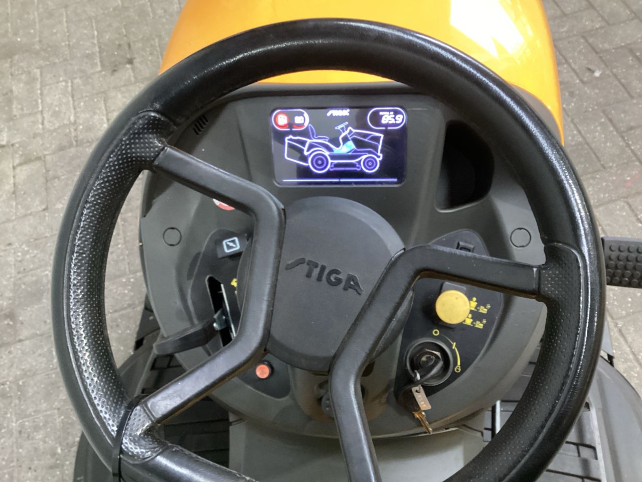 Stiga Estate 7122 HWSY zitmaaier