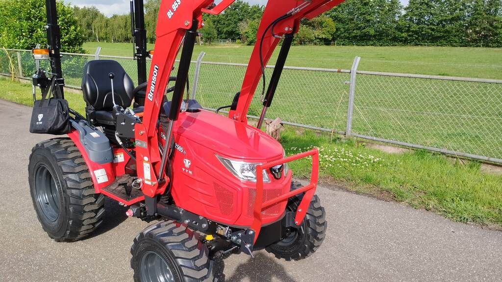 TYM Branson 2505 HST