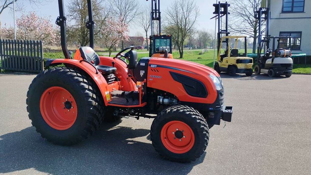 Kioti DK6030 HST