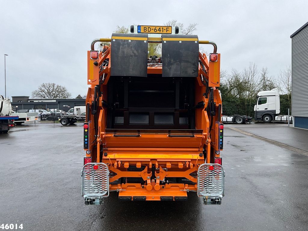 FUSO Canter 9C18 Geesink 7m³