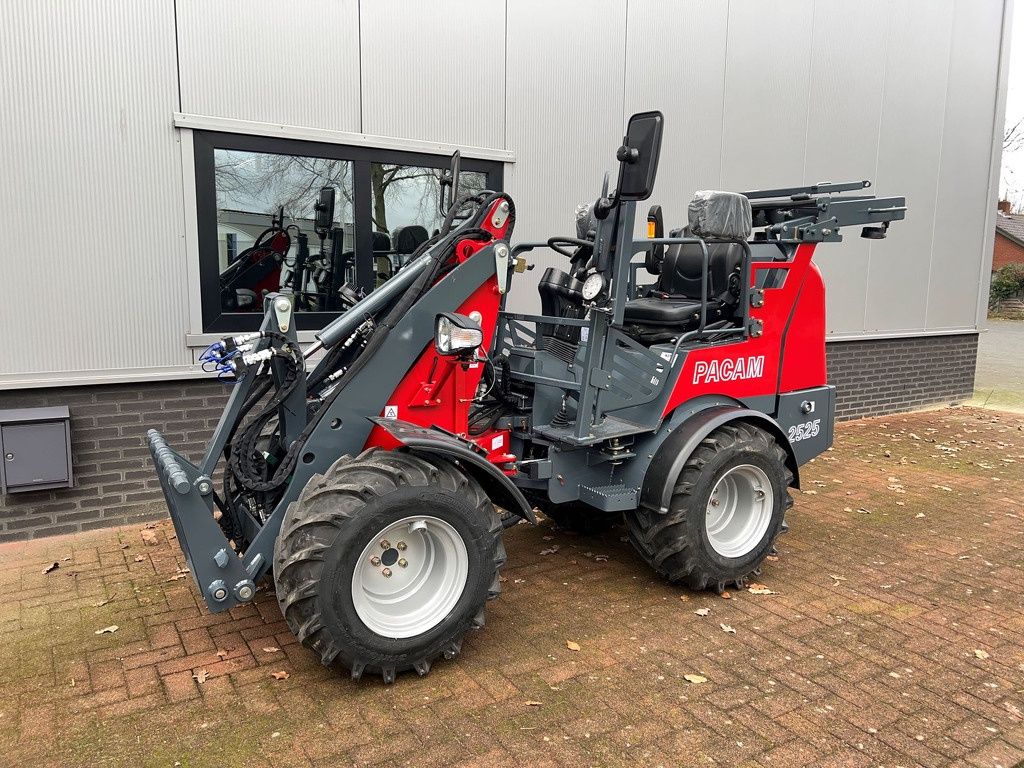 Pacam mini shovel 2525 2100 kg 25 pk top kwaliteit AKTIE (Weidemann Giant schaffer)