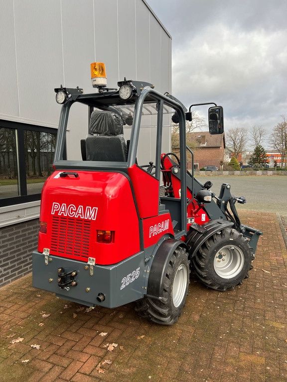 Pacam mini shovel 2525 2100 kg 25 pk top kwaliteit AKTIE (Weidemann Giant schaffer)