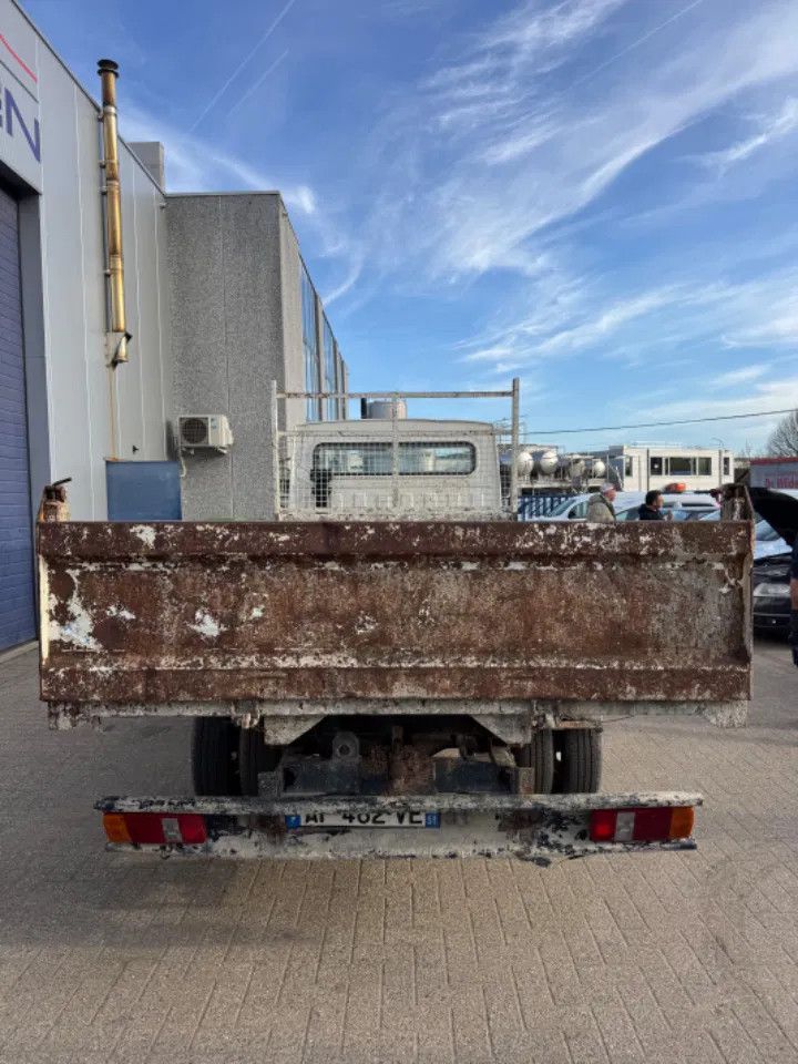 Nissan **ECO100-BENNE-TIPPER**