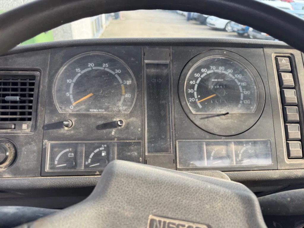 Nissan **ECO100-BENNE-TIPPER**