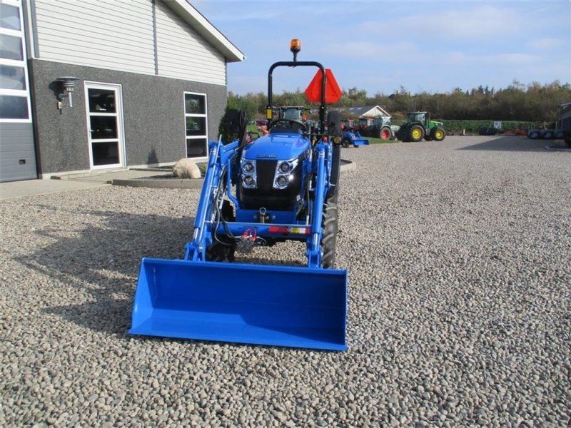 Solis S26 6+2 gearmaskine med Fuldhydraulisk frontlæsser