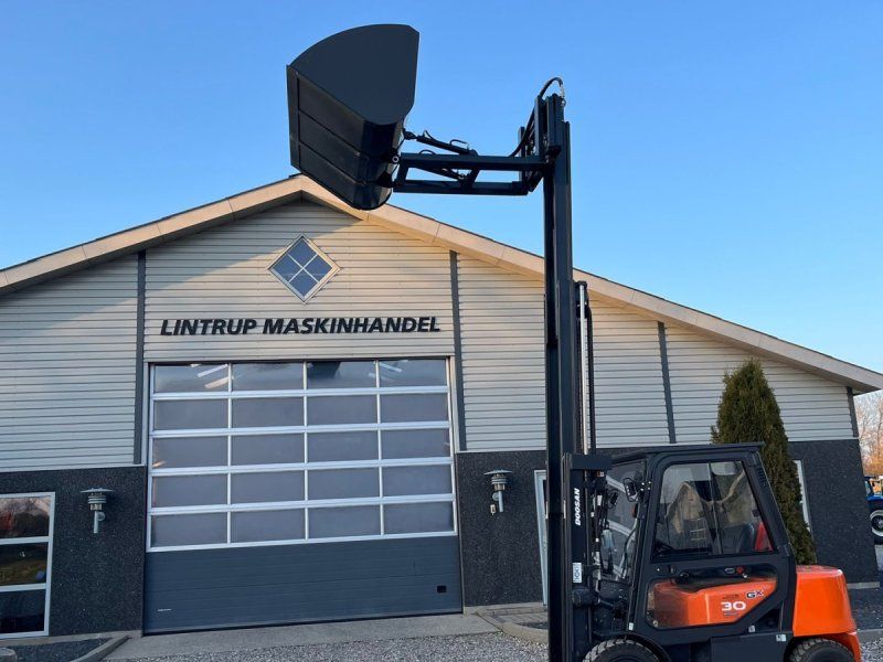 SKOVL 2m bred. til montering på pallegafler