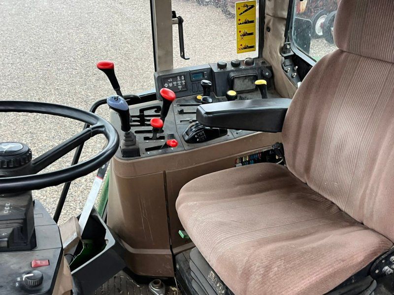 John Deere 6100 Med frontlæsser