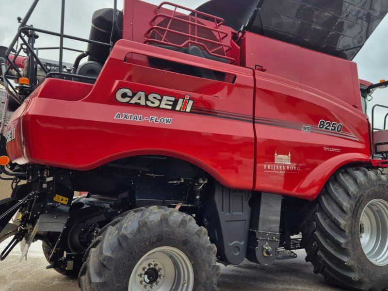 Case IH AXIAL-FLOW 8250