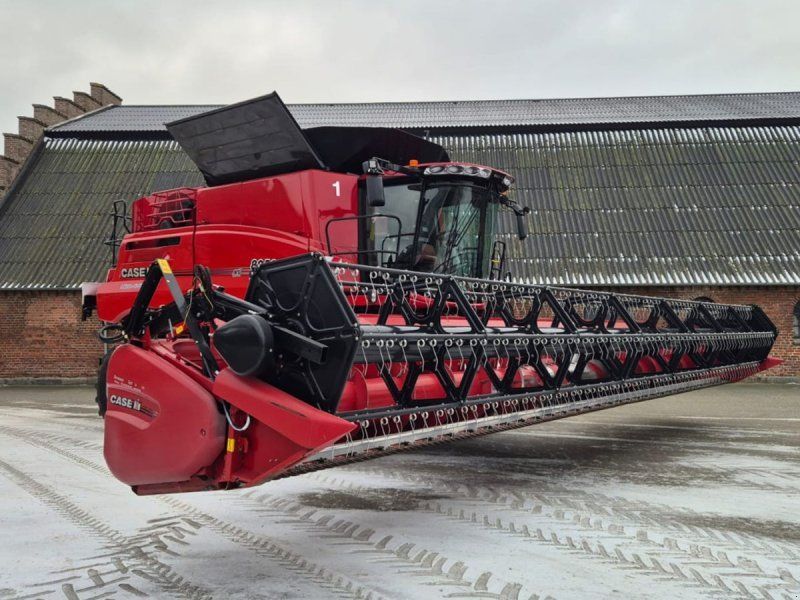 Case IH AXIAL-FLOW 8250