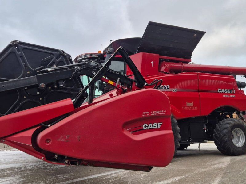Case IH AXIAL-FLOW 8250