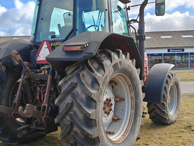 Massey Ferguson 8110