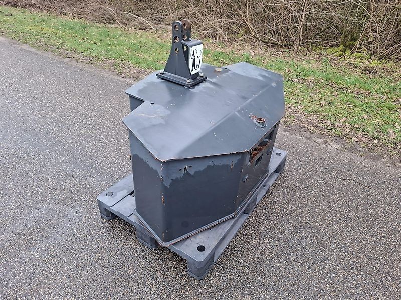 1500 kg