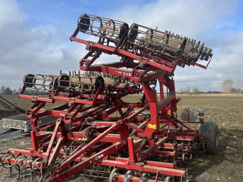 Kongskilde 6 meter germinator med CROSKILL tromle bagerst. Velnet til roe