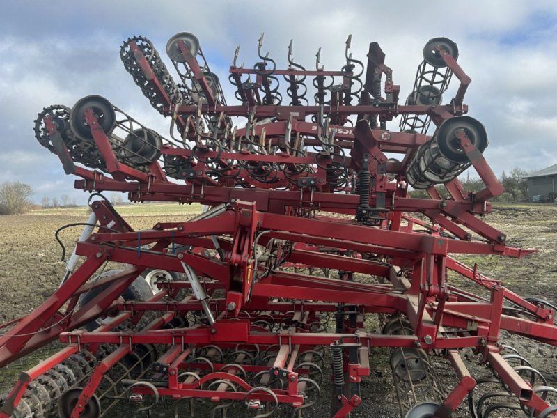 Kongskilde 6 meter germinator med CROSKILL tromle bagerst. Velnet til roe