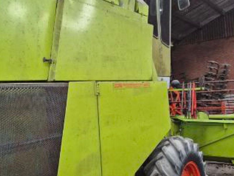 Claas 12 fods maskine som løbende er vedligeholdt.
