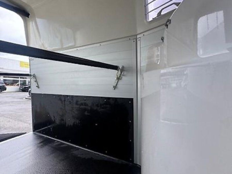 Humbaur Single ALU Pferde 1,6t. Sattelkammer 1.Hand