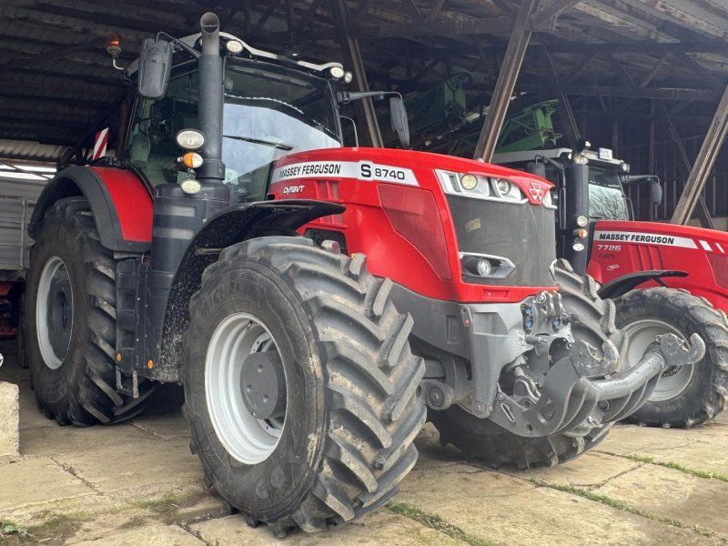 Massey Ferguson 8740 S