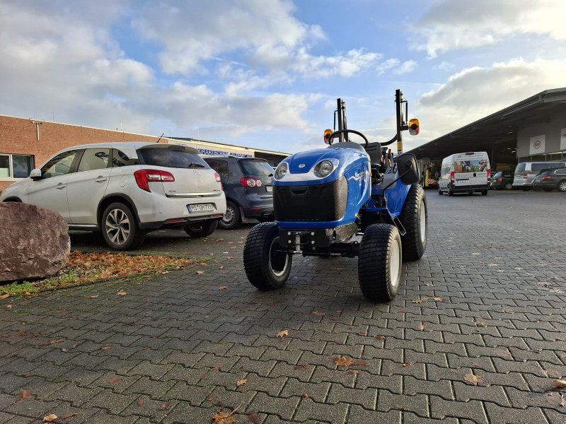 New Holland Boomer 25 Stage V