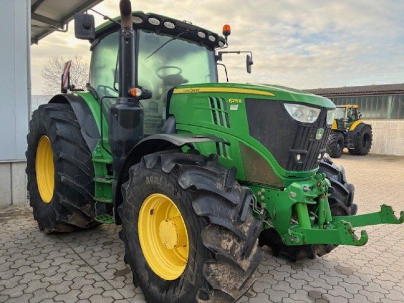 John Deere 6215 R