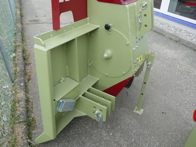 Holzknecht HS 550